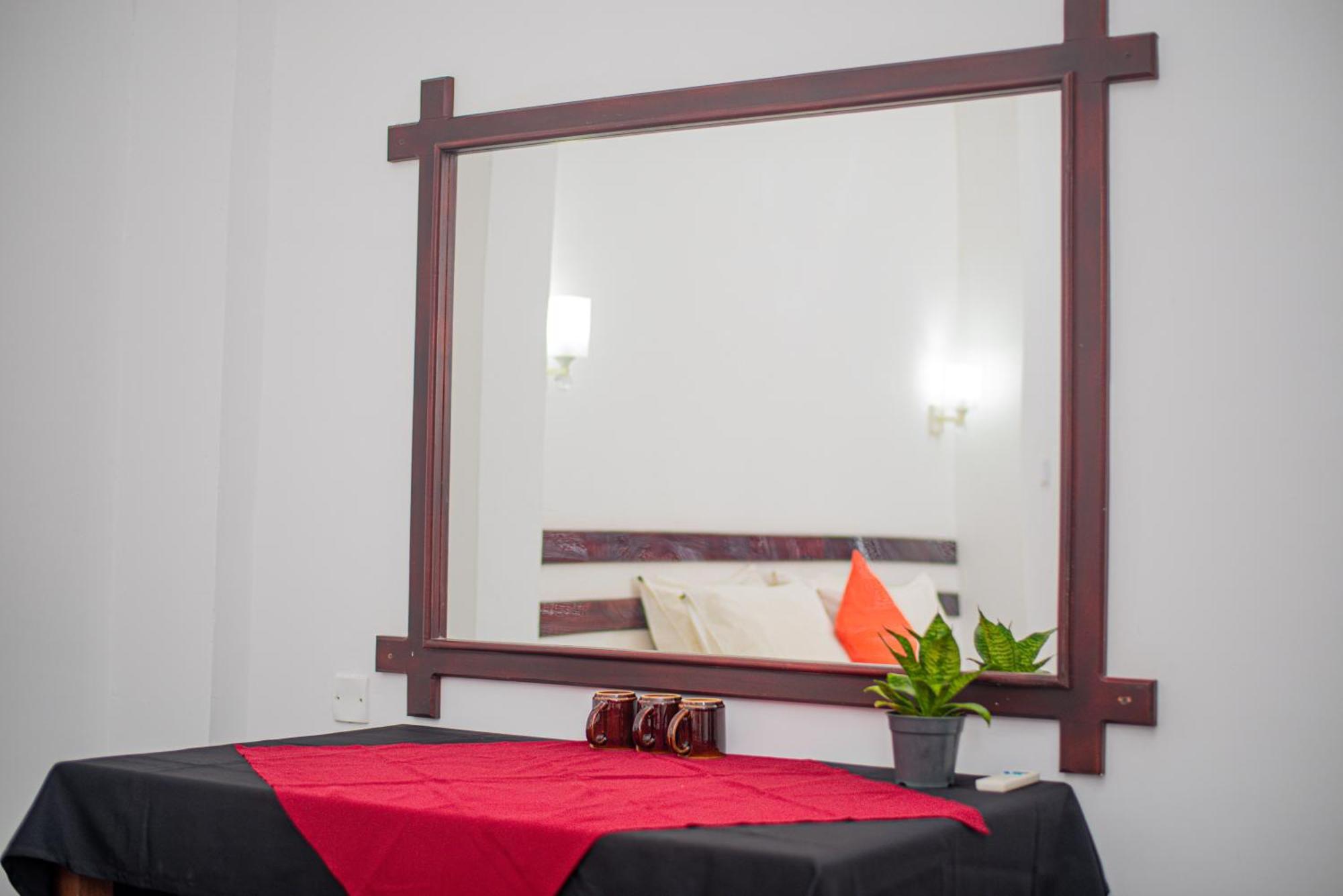 Sundowners Guesthouse Хикадува Стая снимка