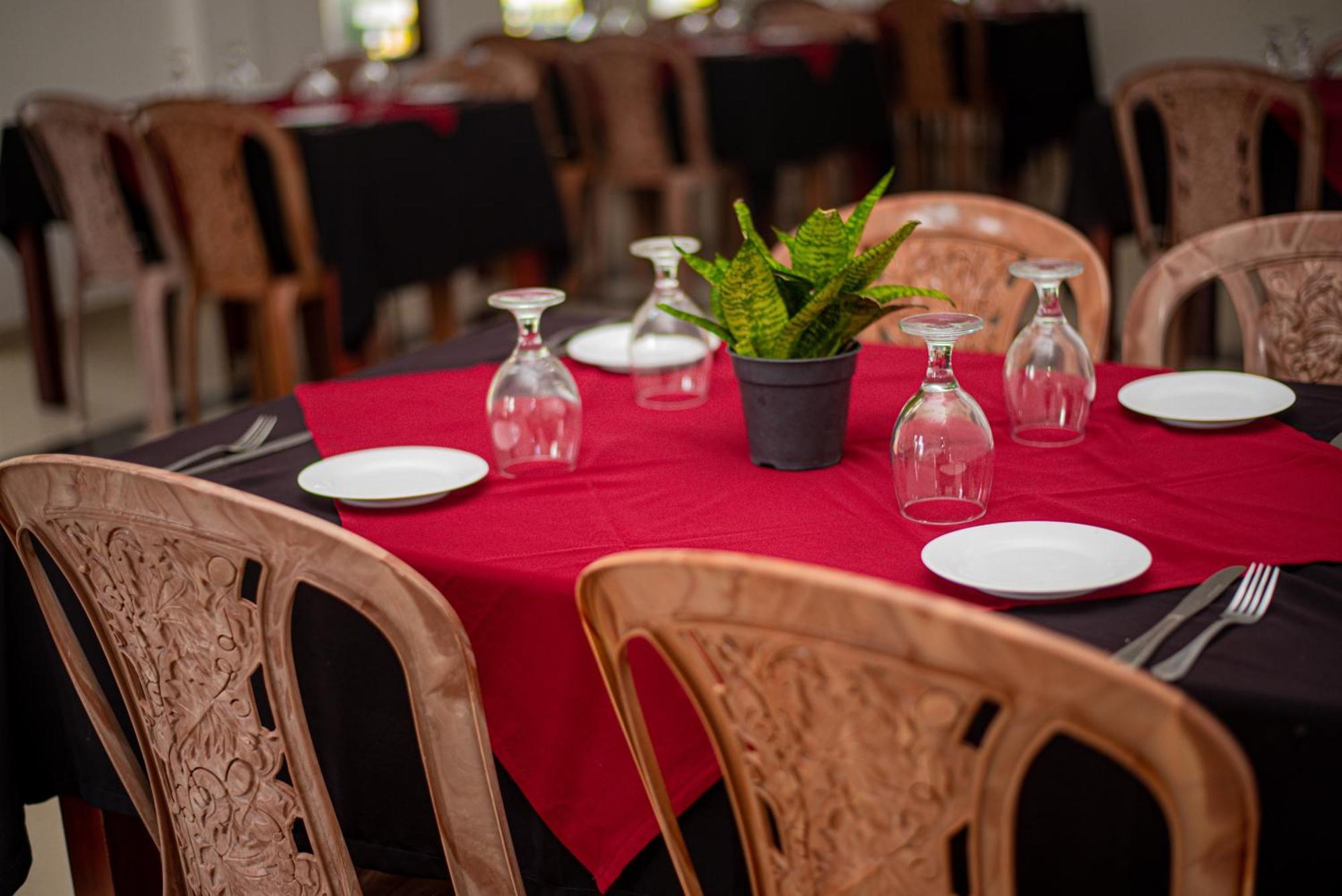 Sundowners Guesthouse Хикадува Екстериор снимка