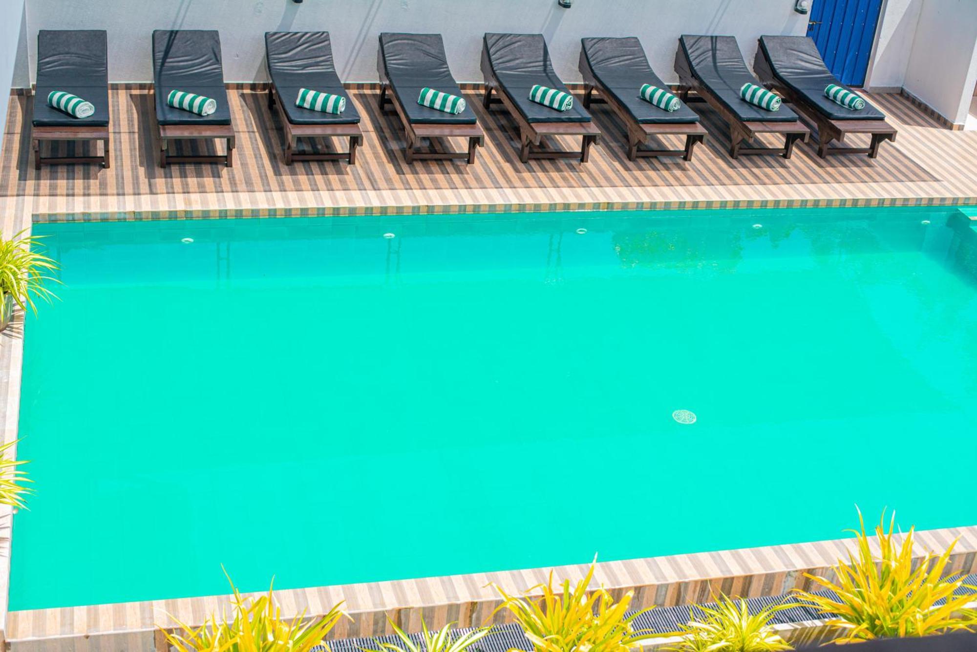 Sundowners Guesthouse Хикадува Екстериор снимка